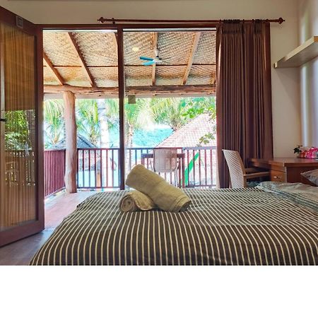 Castaway Surf Retreat 1 Hotel Sekongkang Exterior photo
