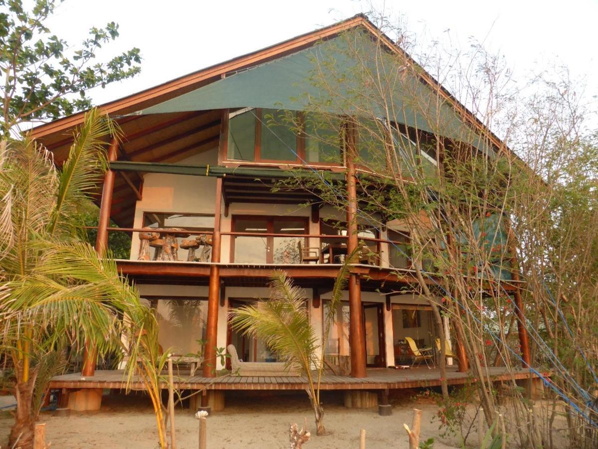 Castaway Surf Retreat 1 Hotel Sekongkang Exterior photo