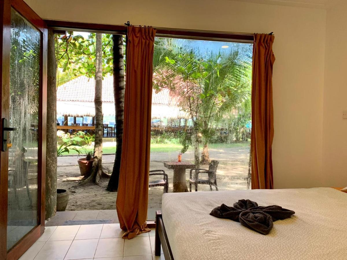 Castaway Surf Retreat 1 Hotel Sekongkang Exterior photo