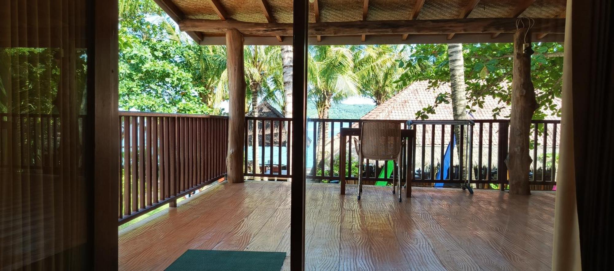 Castaway Surf Retreat 1 Hotel Sekongkang Exterior photo