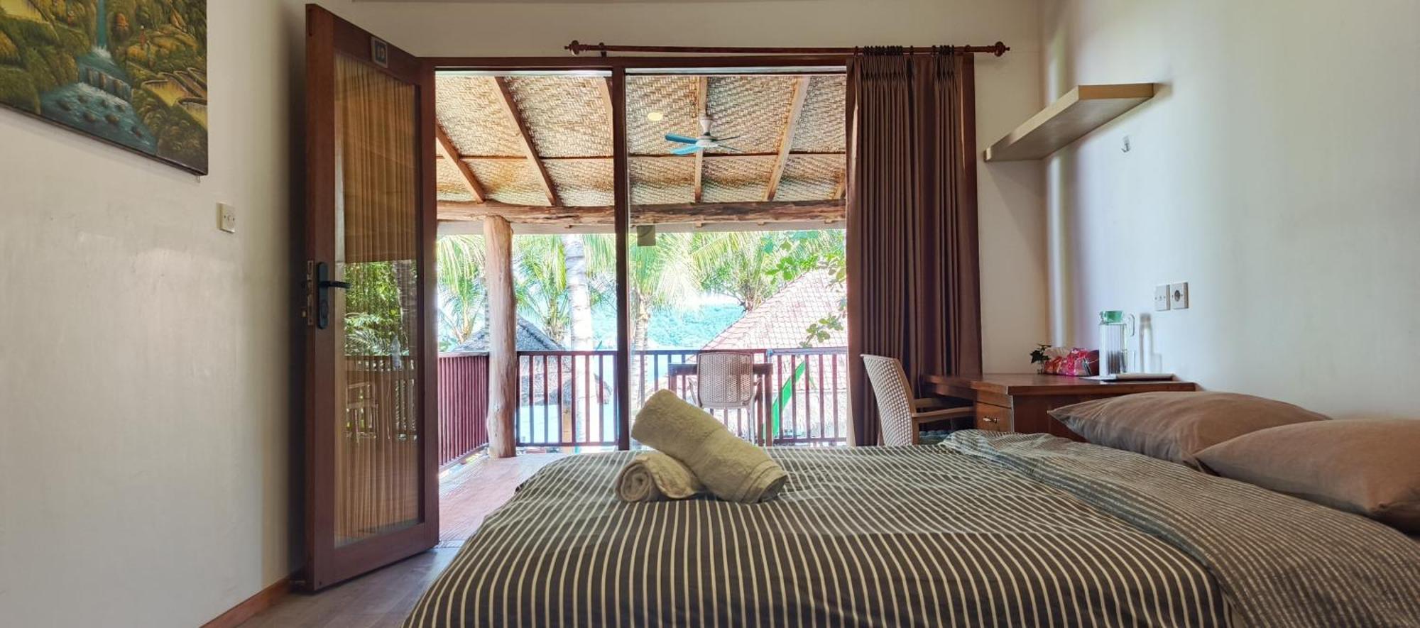Castaway Surf Retreat 1 Hotel Sekongkang Exterior photo