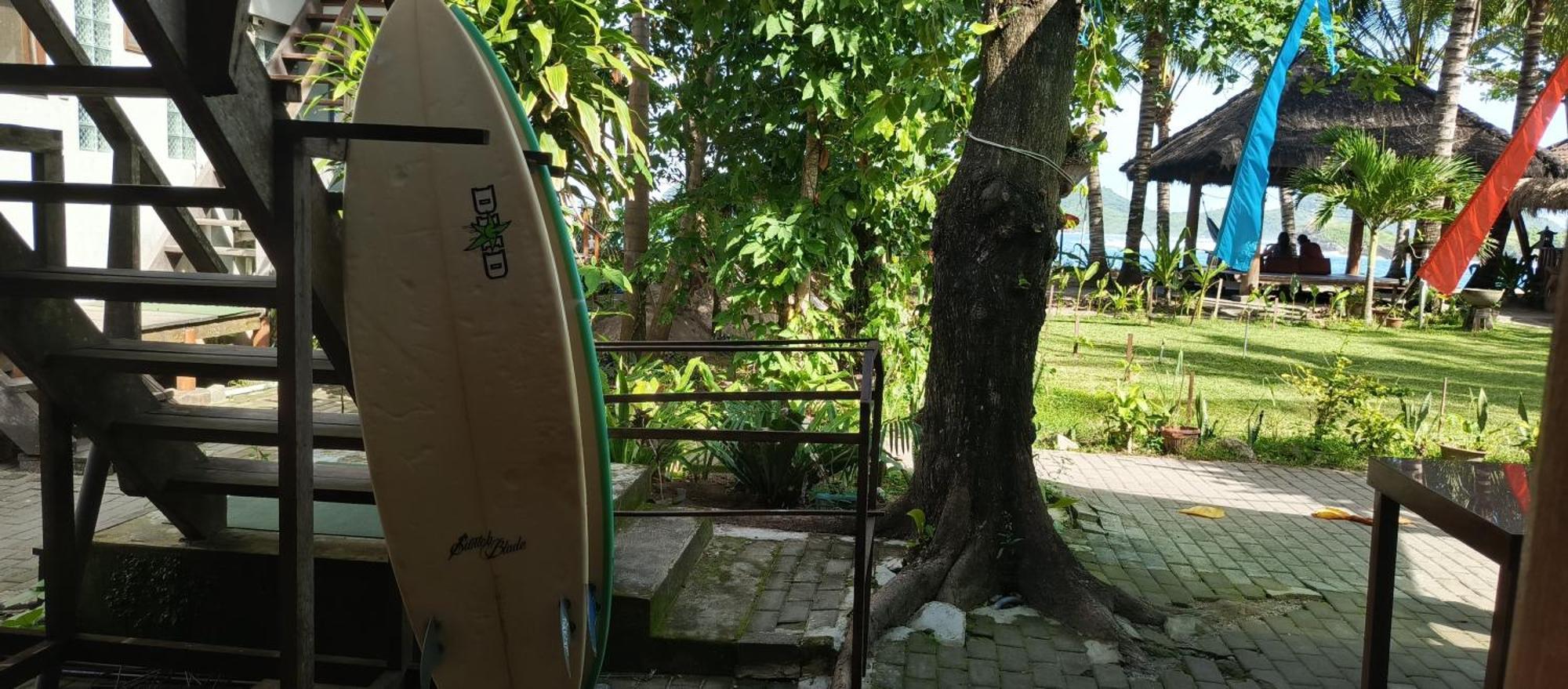 Castaway Surf Retreat 1 Hotel Sekongkang Exterior photo