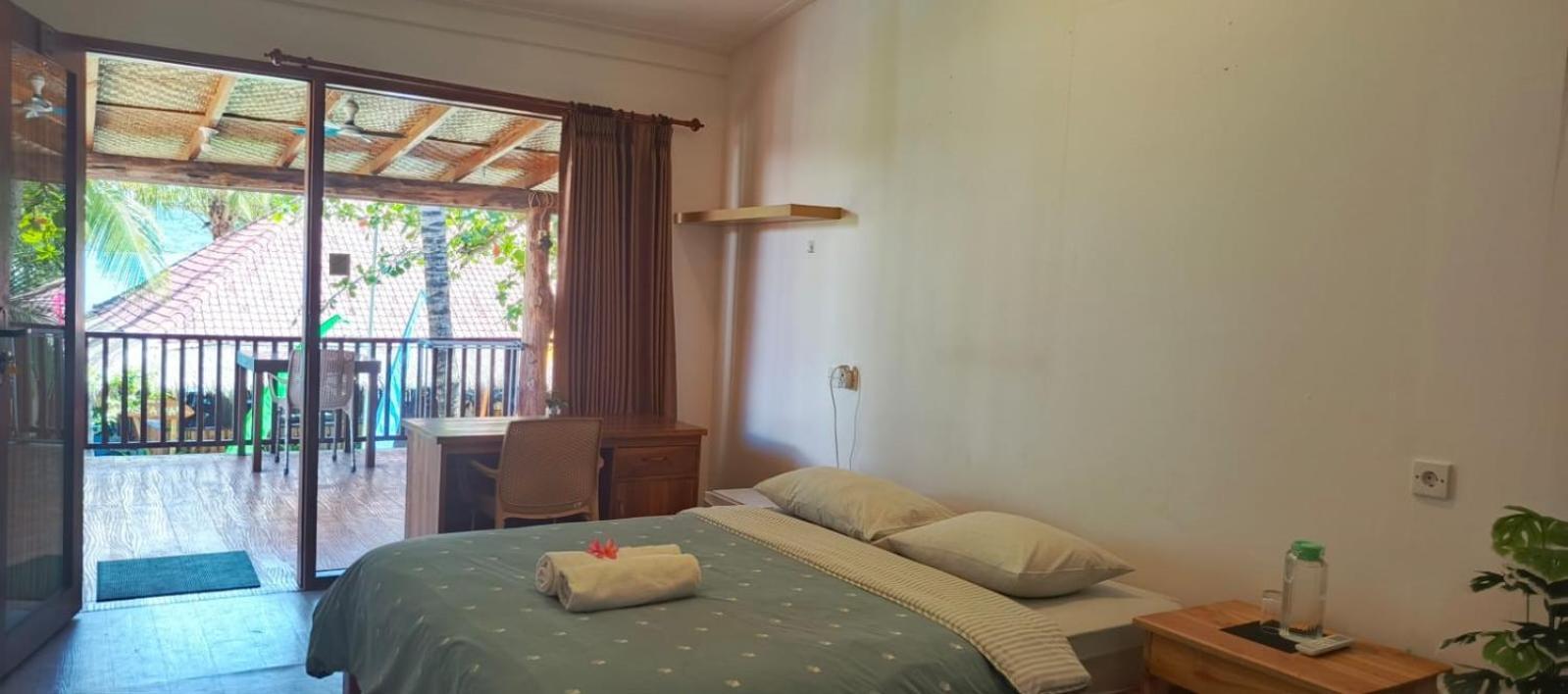 Castaway Surf Retreat 1 Hotel Sekongkang Exterior photo